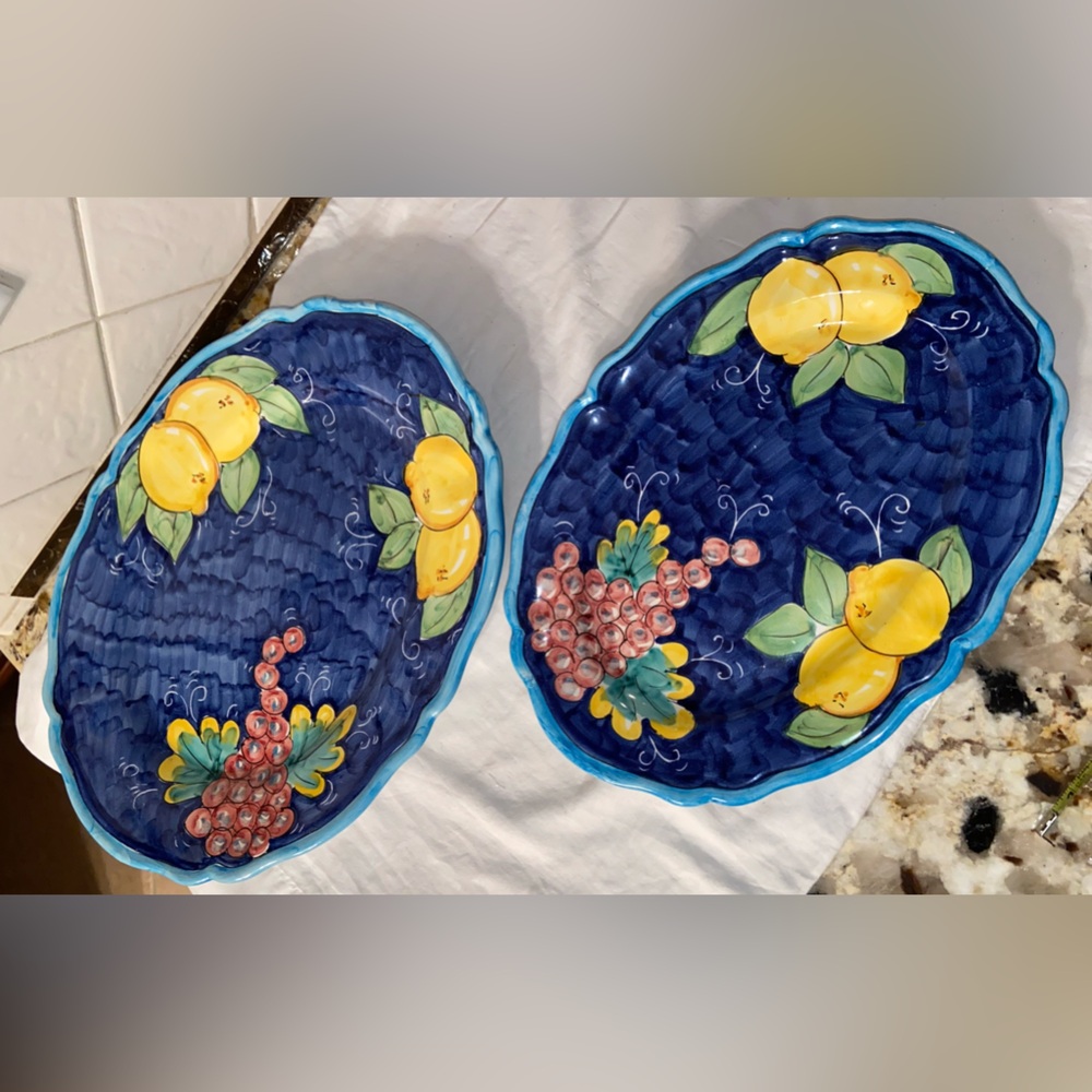 Like new Vintage Vietri Sul Mare Italy Hand painted in Italy lemons and grapes